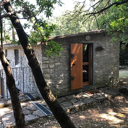 Bruxinha Nyaraló Monte Marcello